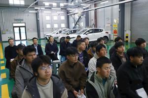 开学伊始，院领导集体深入课堂听课