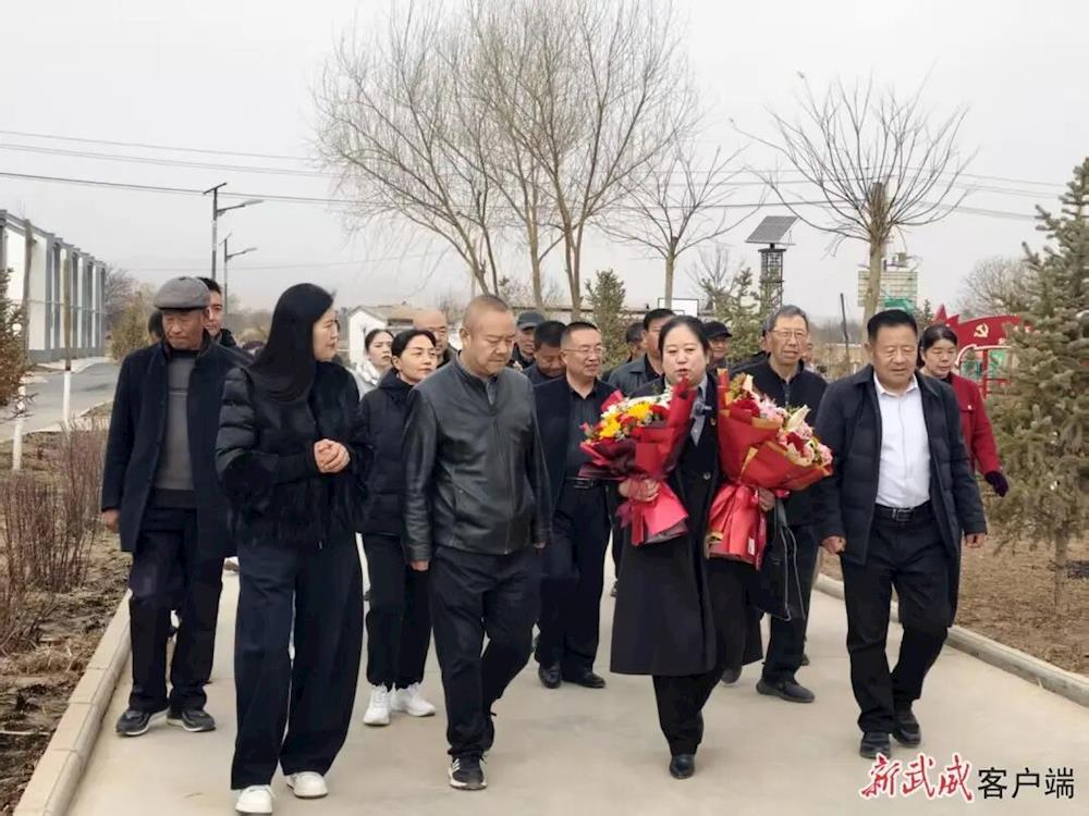 4a10ea46afcc4182af79f8a1d006b086.jpg 4a10ea46afcc4182af79f8a1d006b086.jpg