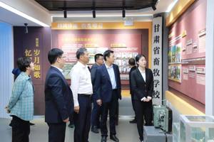甘肃省人大常委会调研组莅临我院调研设施农业科研与技术推广工作