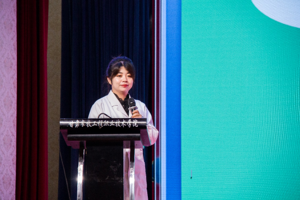 跟党奋进新征程 巾帼建功新时代 ——学校妇委会举行女生专题讲座