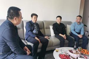 情系桑榆 岁暖新春 ‖ 学院领导看望慰问离退休老同志